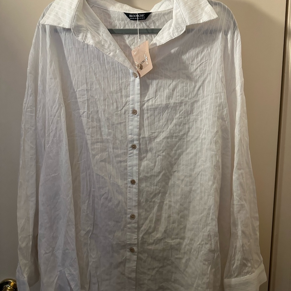 BloomChic White Textured Blouse